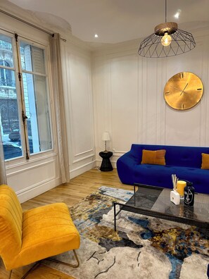 Living area - Lps Appartment Neuilly (Neuilly-sur-Seine)