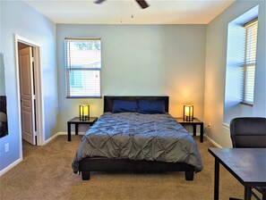 4 bedrooms, desk, iron/ironing board, free WiFi