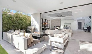 Terrace/patio - 5th Street Villa - Pool/Spa (Los Angeles)