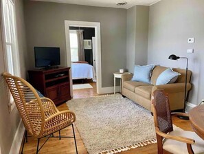 6 Schlafzimmer, Schreibtisch, Reisekinderbett, kostenloses WLAN