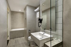 Bathroom - Elsotel Purwokerto (Purwokerto)