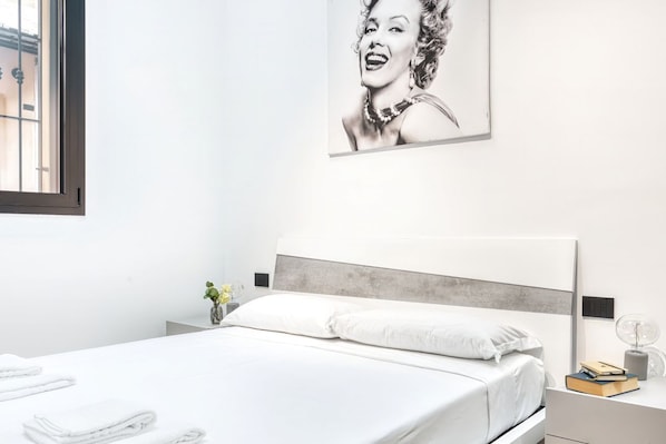 1 chambre, fer et planche à repasser, accès au Wi-Fi (inclus)