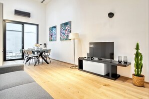 TV - Winter Garden | Milan Isola (Milano)