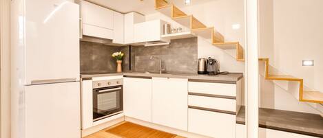 Kühlschrank, Ofen, Herdplatte, Geschirrspüler