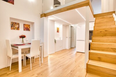Walk to Navigli - 2 Bedrooms Apt