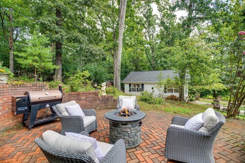 Idyllic Cave Spring Studio w/ Patio & Fire Pit!