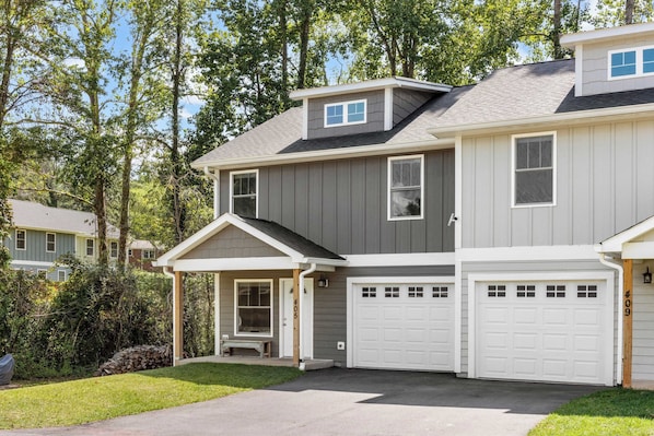 House (3 Bedrooms) | Front of property