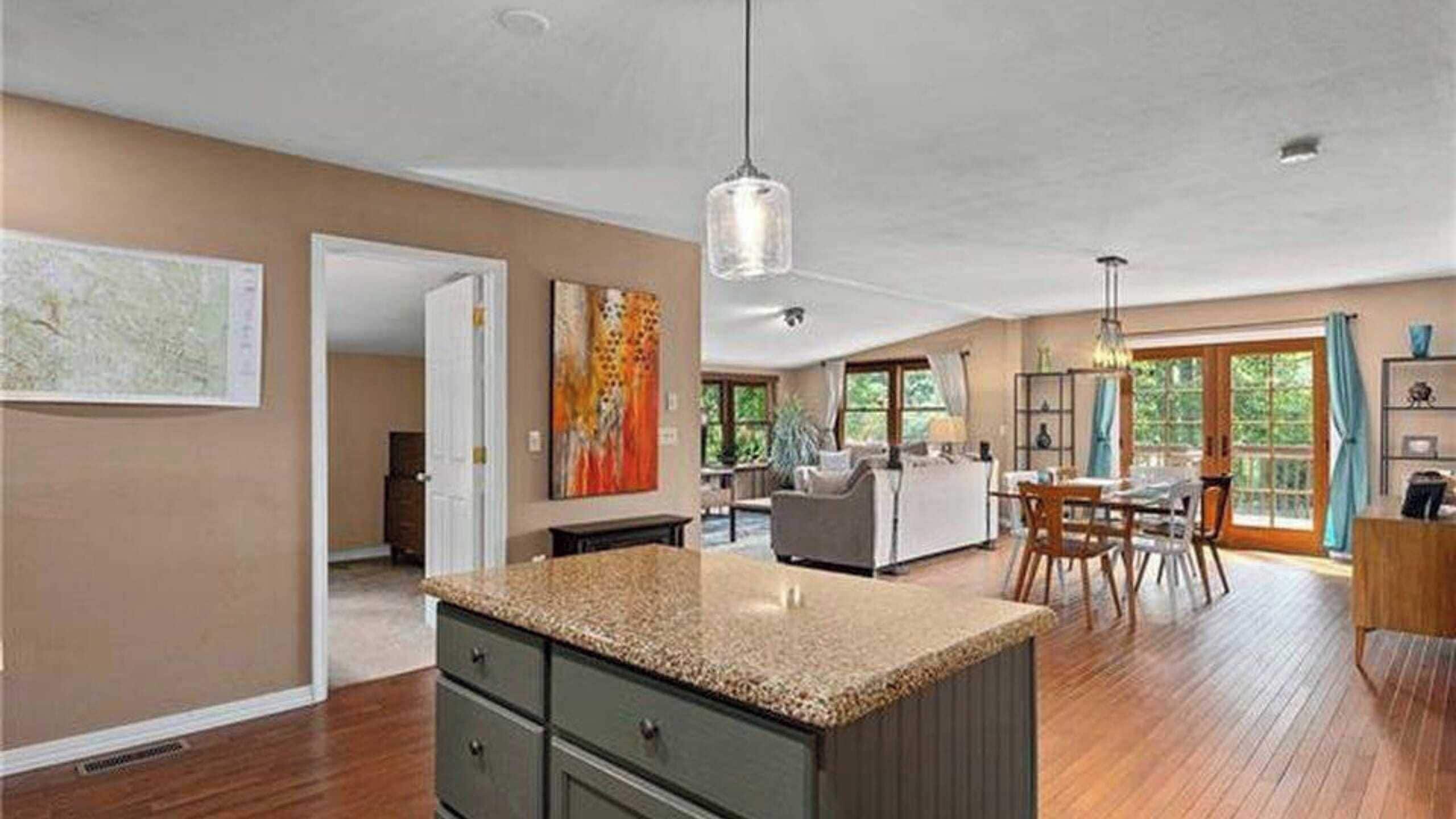 المنشأة من الداخل