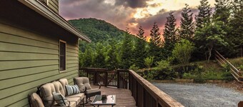 Hickory Nut Hideaway by Avantstay Mountain Views