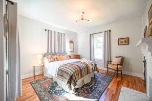 House (3 Bedrooms) | 3 bedrooms, desk, iron/ironing board