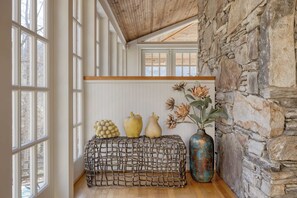 Interior - Hamersmith Hollow Retreat by Avantstay Mountain Views (Mars Hill)