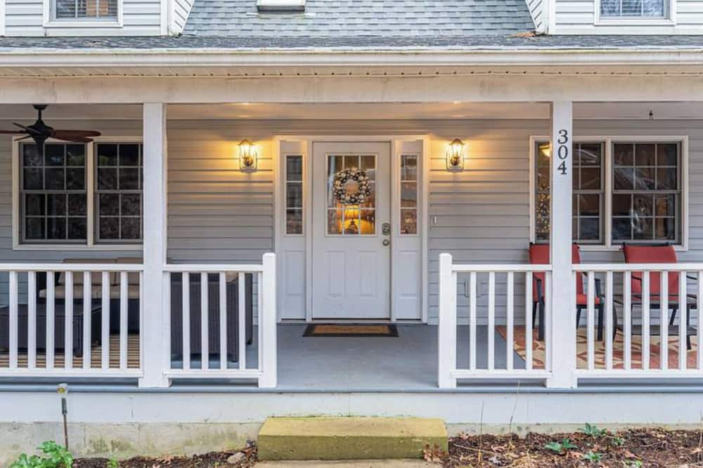 Asheville Cottage Retreat by Avantstay A+ Charm - Fletcher, NC