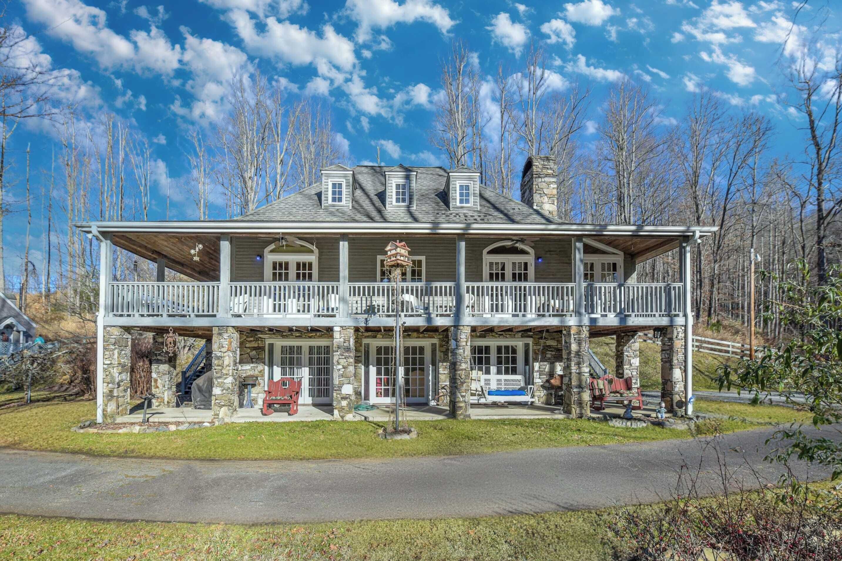 House (4 Bedrooms) | Front of property