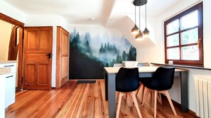 Dining - Romantic-apartment mit Dachterrasse & Lounge, Waldblick, 80m² (Annweiler am Trifels)