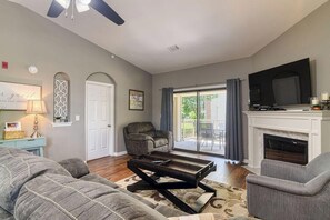 Smart TV, fireplace - Renovated Branson Retreat w/ new walk-in shower ~ 1 mile to the Branson strip! (Branson)