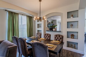Deluxe Villa | 7 bedrooms, iron/ironing board, free WiFi - Resort Family Villa - 7 Bedrooms (Kissimmee)