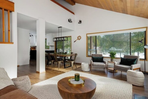 Smart TV, fireplace, video games, offices