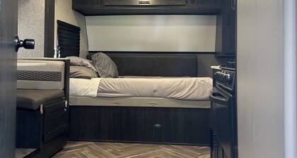 Spacious 27’ RV on horse farm