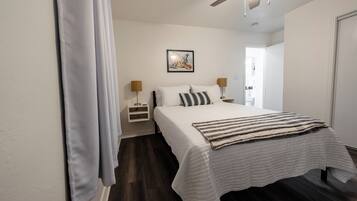 4 bedrooms, desk, iron/ironing board, free WiFi