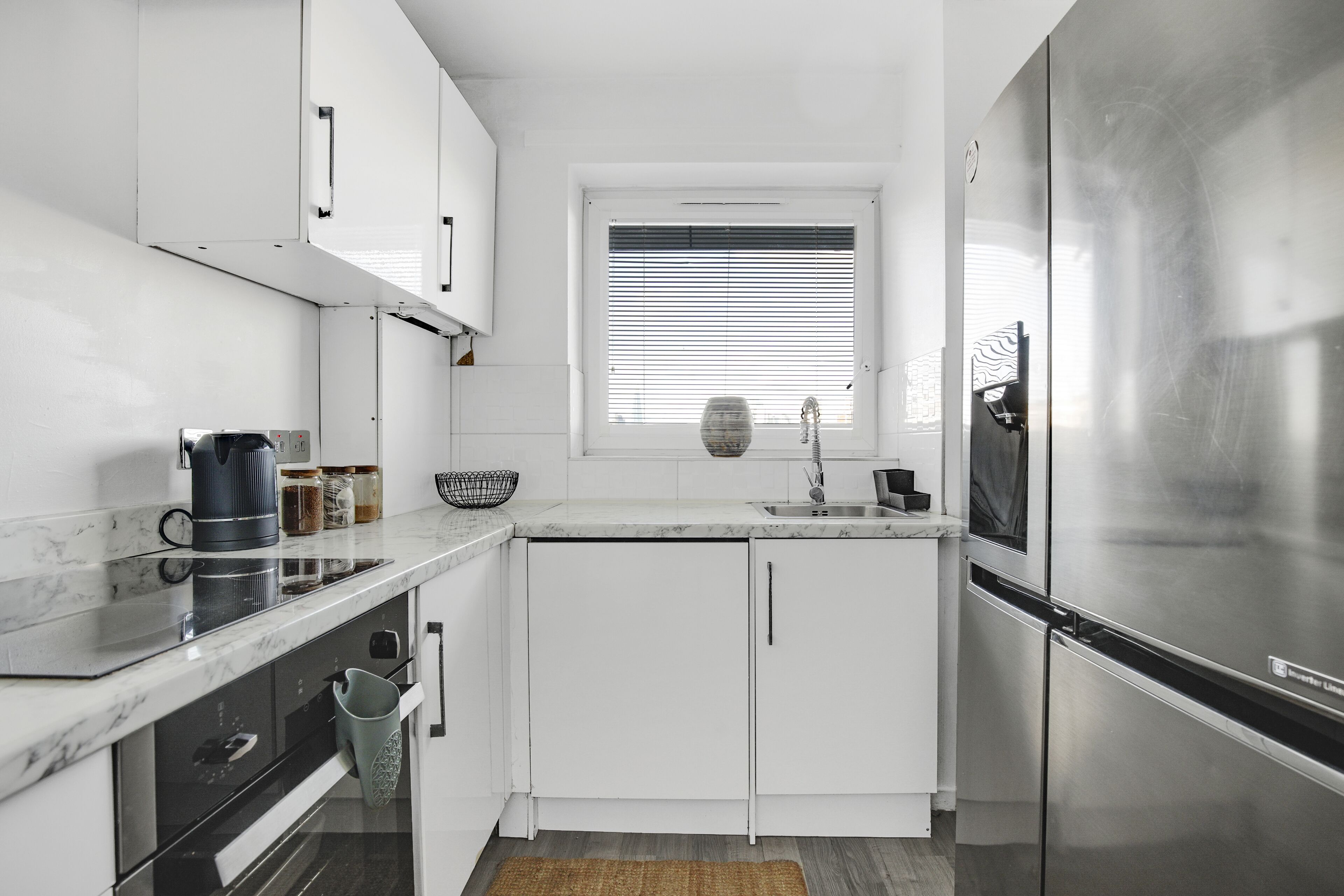 Refrigerador, microondas, horno y parrilla de estufa 