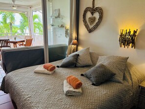 1 chambre, fer et planche à repasser, Wi-Fi, draps fournis