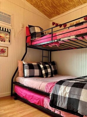 1 chambre, fer et planche Ă repasser, Wi-Fi, draps fournis