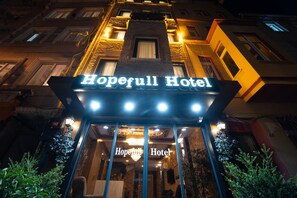 Front of property - evening/night - Hopefull Hotel (Istanbul)