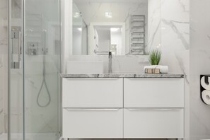 Shower, towels
