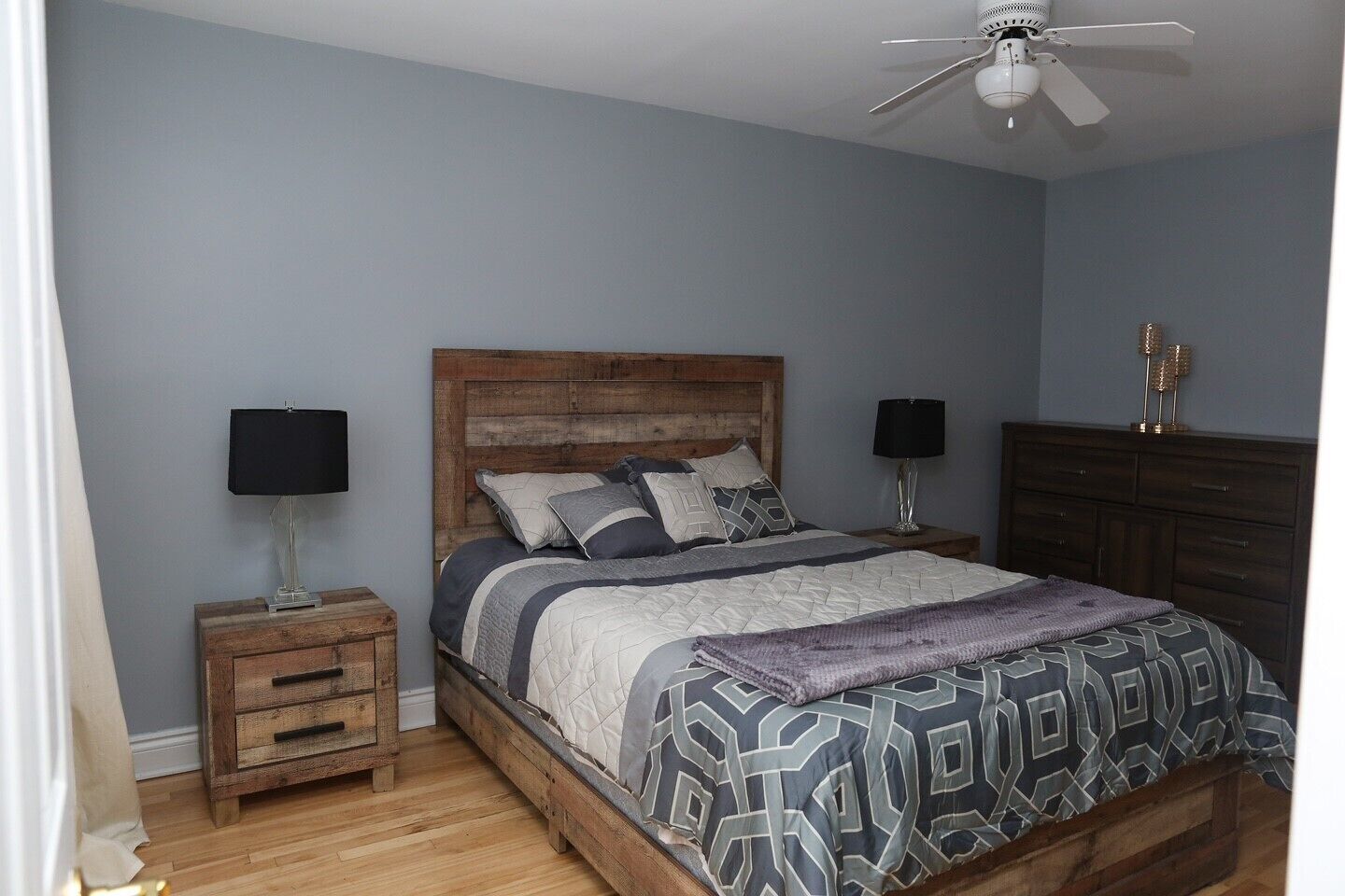 3 chambres, fer et planche à repasser, lit parapluie, Wi-Fi