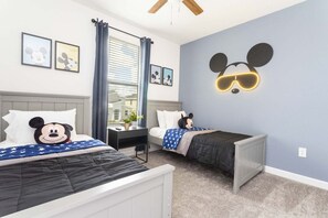 6 bedrooms, iron/ironing board, WiFi, bed sheets