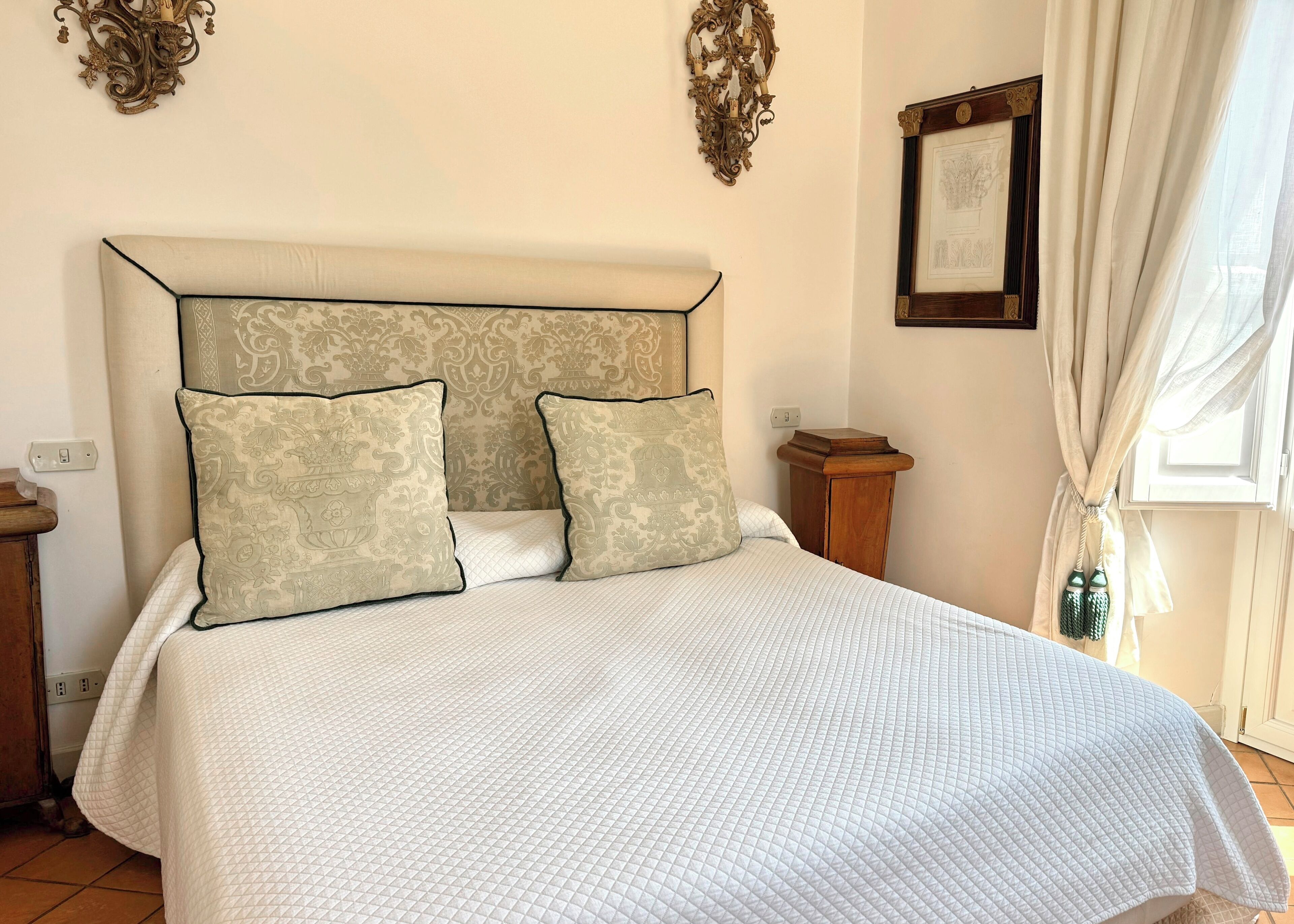 4 habitaciones, escritorio, tabla de planchar con plancha y wifi gratis 