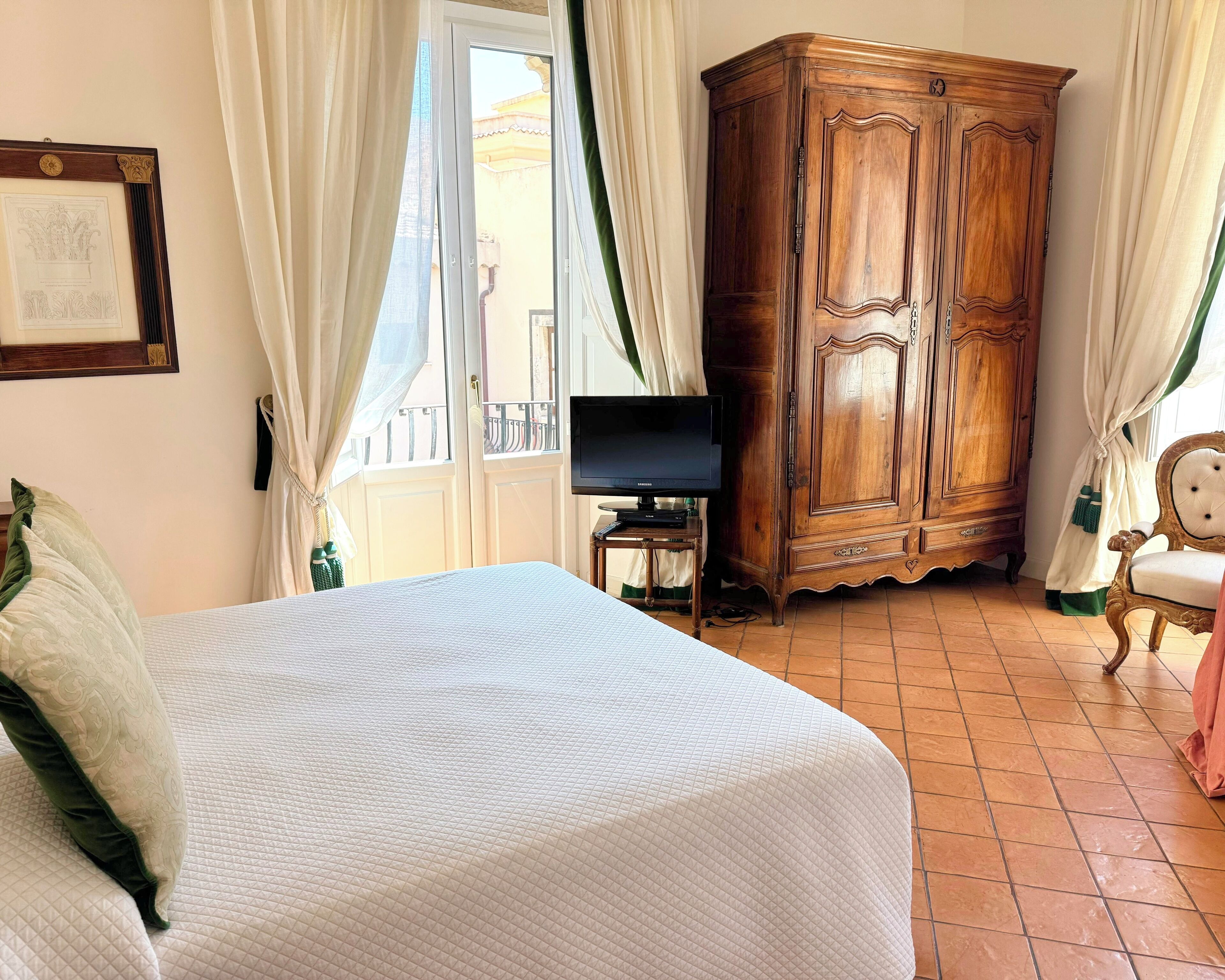 4 chambres, bureau, fer et planche à repasser, Wi-Fi gratuit