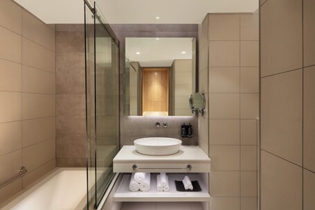 Holiday Inn Dubai Business Bay, an IHG Hotel - Image 37