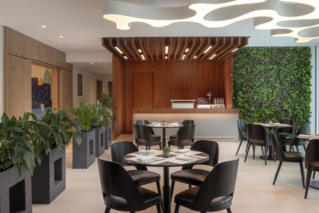 Holiday Inn Dubai Business Bay, an IHG Hotel - Image 51