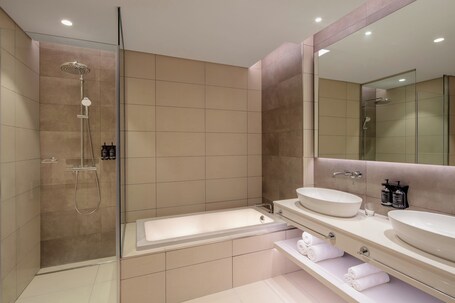Holiday Inn Dubai Business Bay, an IHG Hotel - Image 14