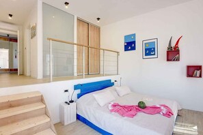 3 عدّة غرف نوم ومكواة/لوح كي وخدمة الإنترنت