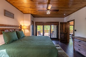 4 Schlafzimmer, Bügeleisen/Bügelbrett, WLAN, Bettwäsche