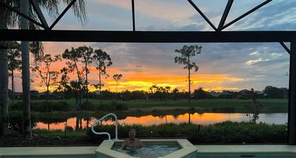 Luxurious golf home with pool in prestigious Colonial Country Club + Amenities