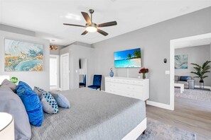 4 bedrooms, desk, iron/ironing board, travel crib - OCEANLUX-Luxury+Gulf_Access+Heated_Pool+Kayaks+Golf+Chefs_Kitchen+Games (Cape Coral)
