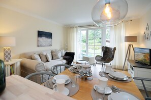 TV, stereo - Haus Shelly - 3-zimmer Haus für 5 Personen: Terrasse, 2 Stellplätzen, Wlan. Haustier Erlaubt (Sylt-Ost)