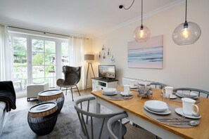 Dining - Haus Shelly - 3-zimmer Haus für 5 Personen: Terrasse, 2 Stellplätzen, Wlan. Haustier Erlaubt (Sylt-Ost)