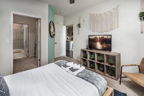 Apartment, Accessible | 1 bedroom - Uptown 4th Ward Luxury Apt Year-round Pool (Charlotte)