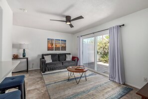 TV, books - Blue Abode-Old Town Scottsdale-Pool & BBQ Grill (Scottsdale)