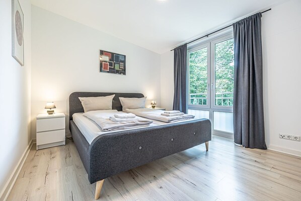 3 bedrooms, desk, iron/ironing board, WiFi