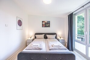 Unclassified image, 3 of 27, button