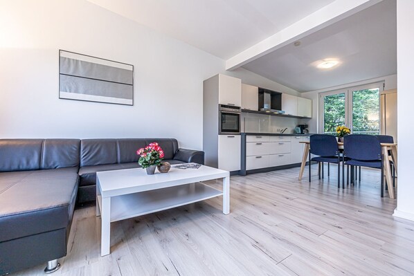 Unclassified image, 1 of 27, button