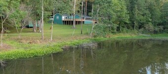 The Lakefront Deckhouse- perfect place for relaxing with nature and family