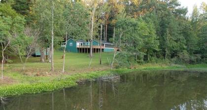 The Lakefront Deckhouse- perfect place for relaxing with nature and family