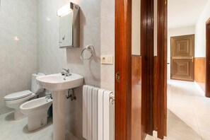 ヘアドライヤー、タオル