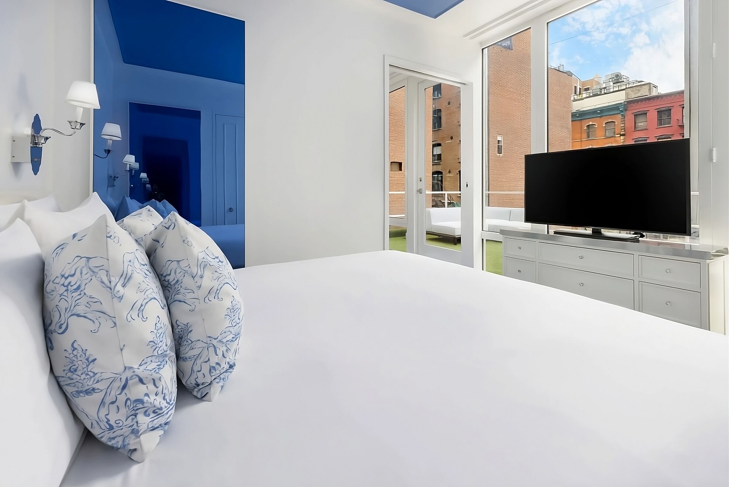 Sophisticated Accommodation in NYC! Pet-friendly Suite with Private Balcony!